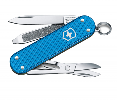 Многофункциональный складной нож-брелок Victorinox Classic Alox 0.6221.L20 